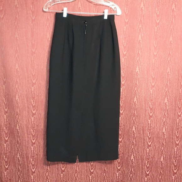 LE SUIT 2 PIECE SKIRT SUIT BUSINESS/DINNER/CHURCH/FORMAL WOMEN'S SIZE 4P - Picture 5 of 7